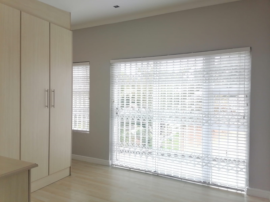 To Let 1 Bedroom Property for Rent in Crawford Western Cape